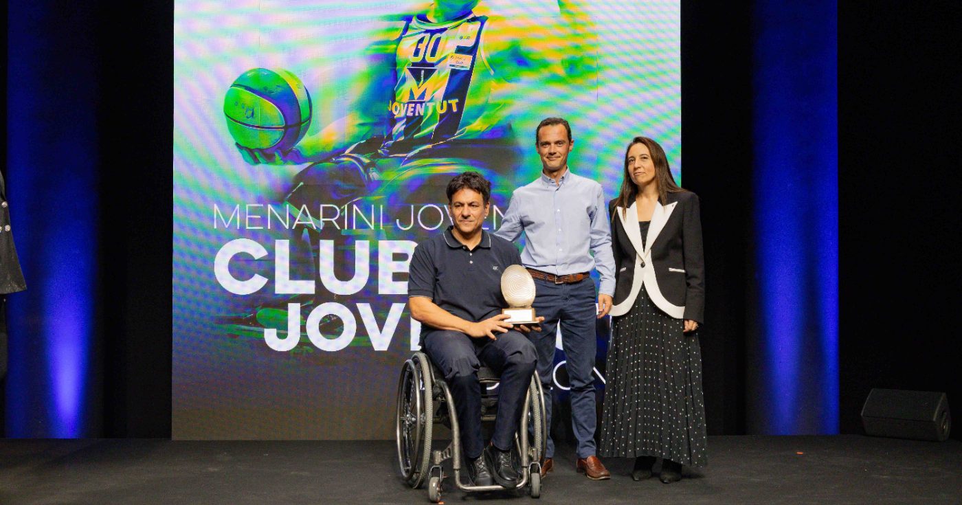 El Menarini Joventut rep el Trofeu Campions